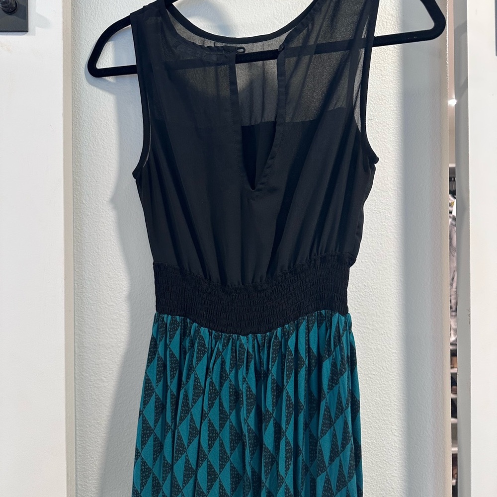 Manaola Black and Teal Sleeveless Dress - Picture 2 of 3